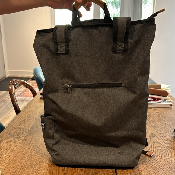 PKG backpack with laptop sleeve - Picture 2 of 12